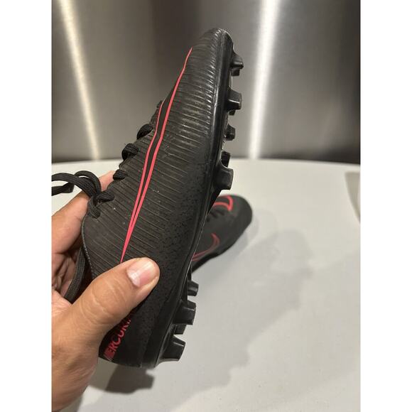 Nike JR‎ Mercurial Junior Soccer Cleats Size 1Y Black/Pink - Picture 4 of 6